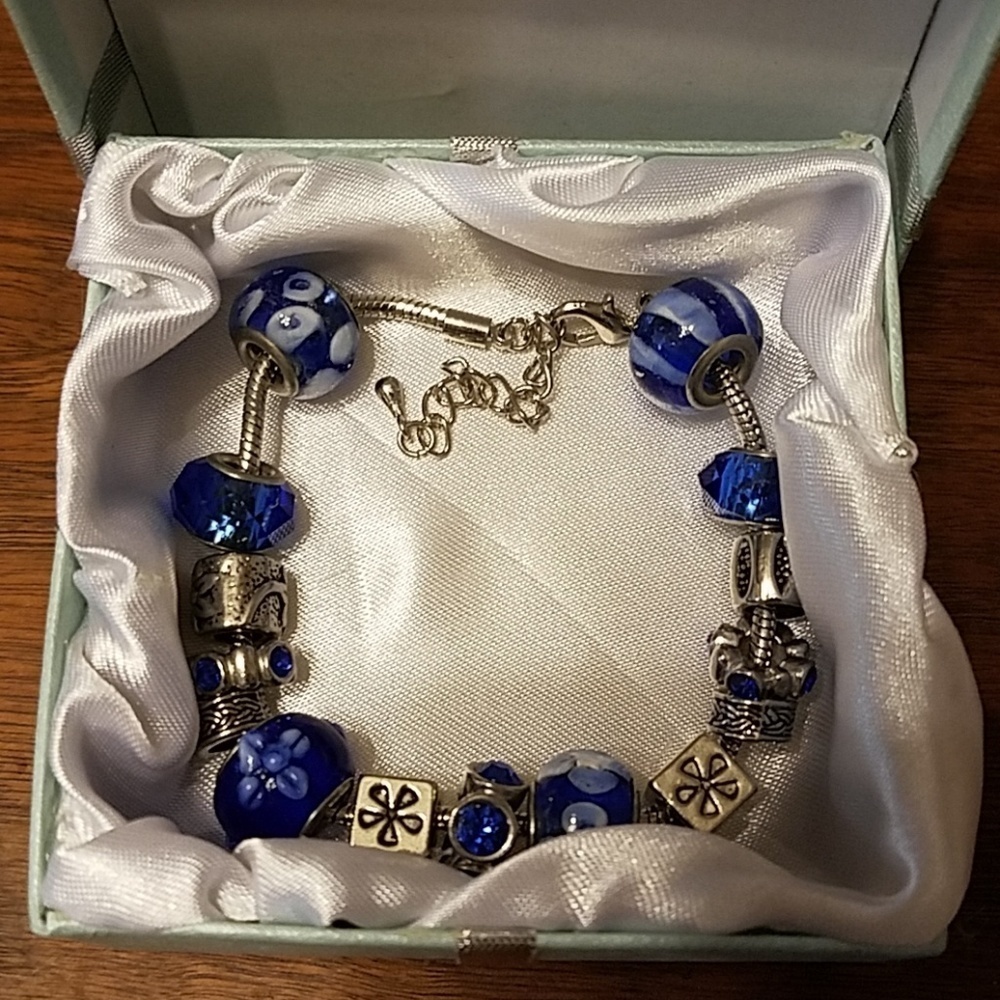 *L 👸📿 NWOT Bracelet Adjustable